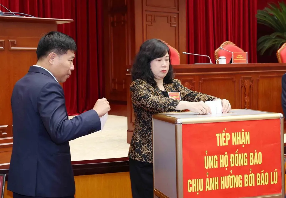 Tổng Bí thư Tô Lâm và các đại biểu quyên góp ủng hộ đồng bào bão lũ - Ảnh 5.