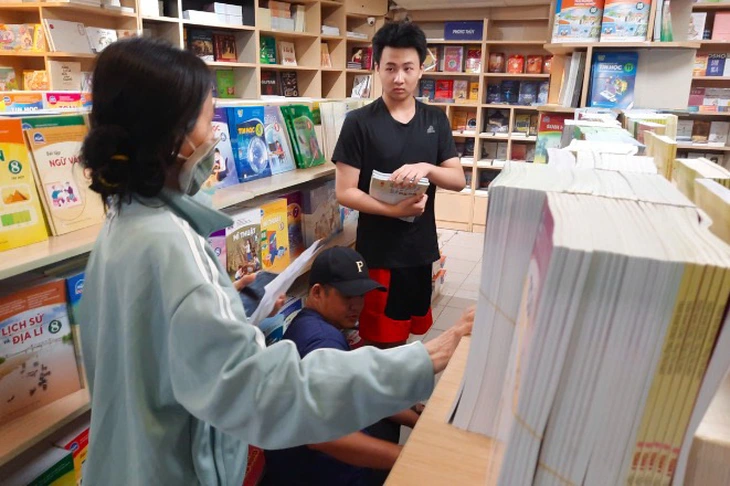 sách giáo khoa - Ảnh 1.