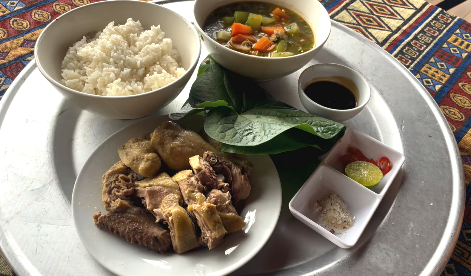 khach Tay an dac san Thanh Hoa.png