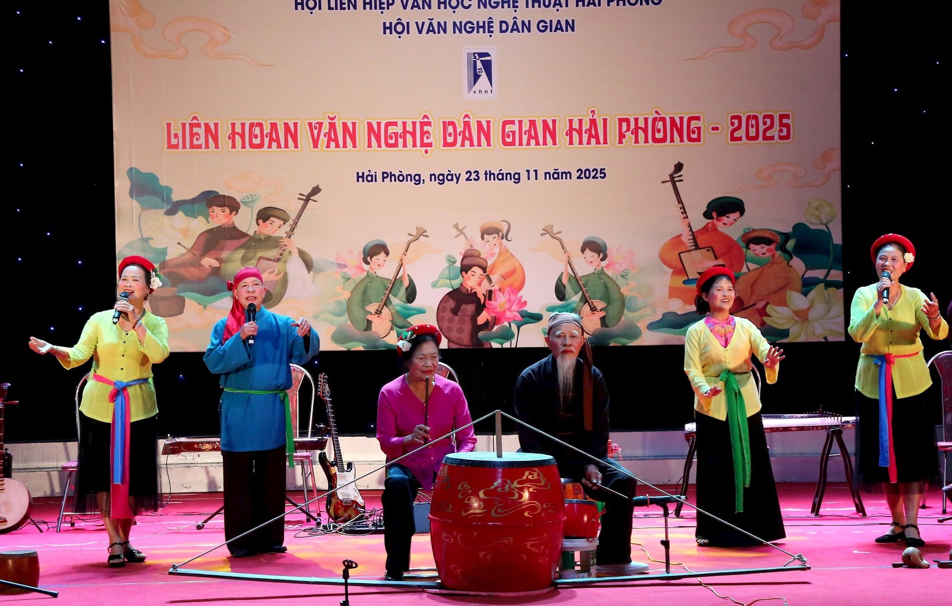 Liên hoan Văn nghệ dân gian Hải Phòng 2025 lan tỏa giá trị truyền thống