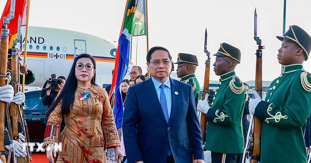 Thủ tướng về tới Hà Nội, kết thúc tốt đẹp chuyến thăm Kuwait, Algeria và Nam Phi