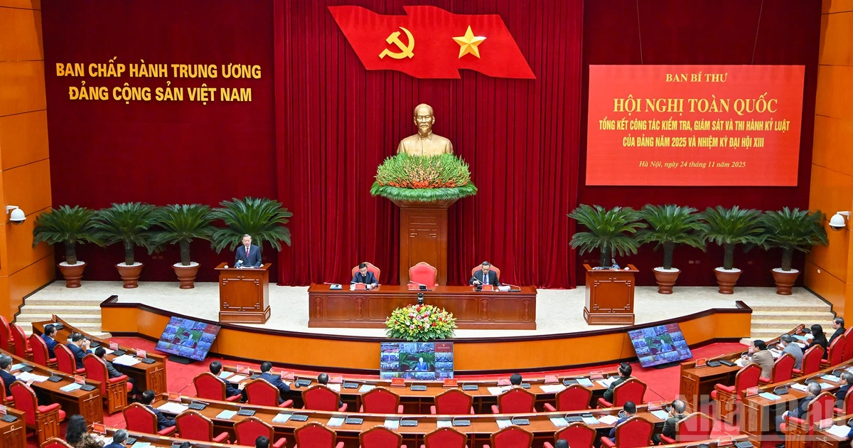 [Ảnh] Tổng Bí thư Tô Lâm dự Hội nghị toàn quốc tổng kết công tác kiểm tra, giám sát và thi hành kỷ luật của Đảng năm 2025 và nhiệm kỳ Đại hội XIII