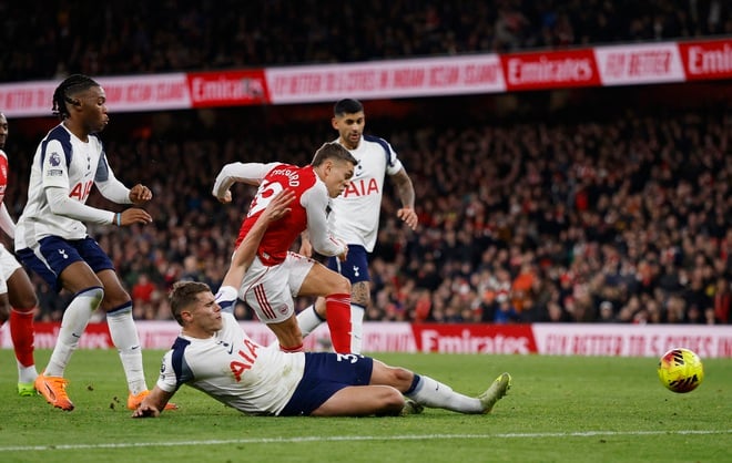 Arsenal áp đảo hoàn toàn, thắng đậm Tottenham: Liverpool bị ‘hít khói’ trong cuộc đua vô địch- Ảnh 2.