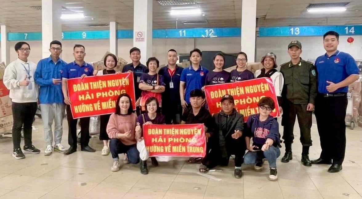 Đoàn kết, sẻ chia, vượt qua mưa lũ