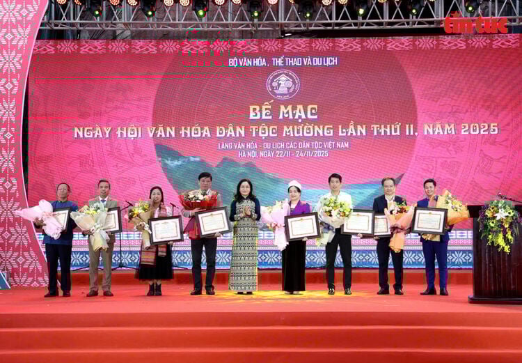 Bế mạc ngày hội văn hoá dân tộc Mường lần thứ II năm 2025