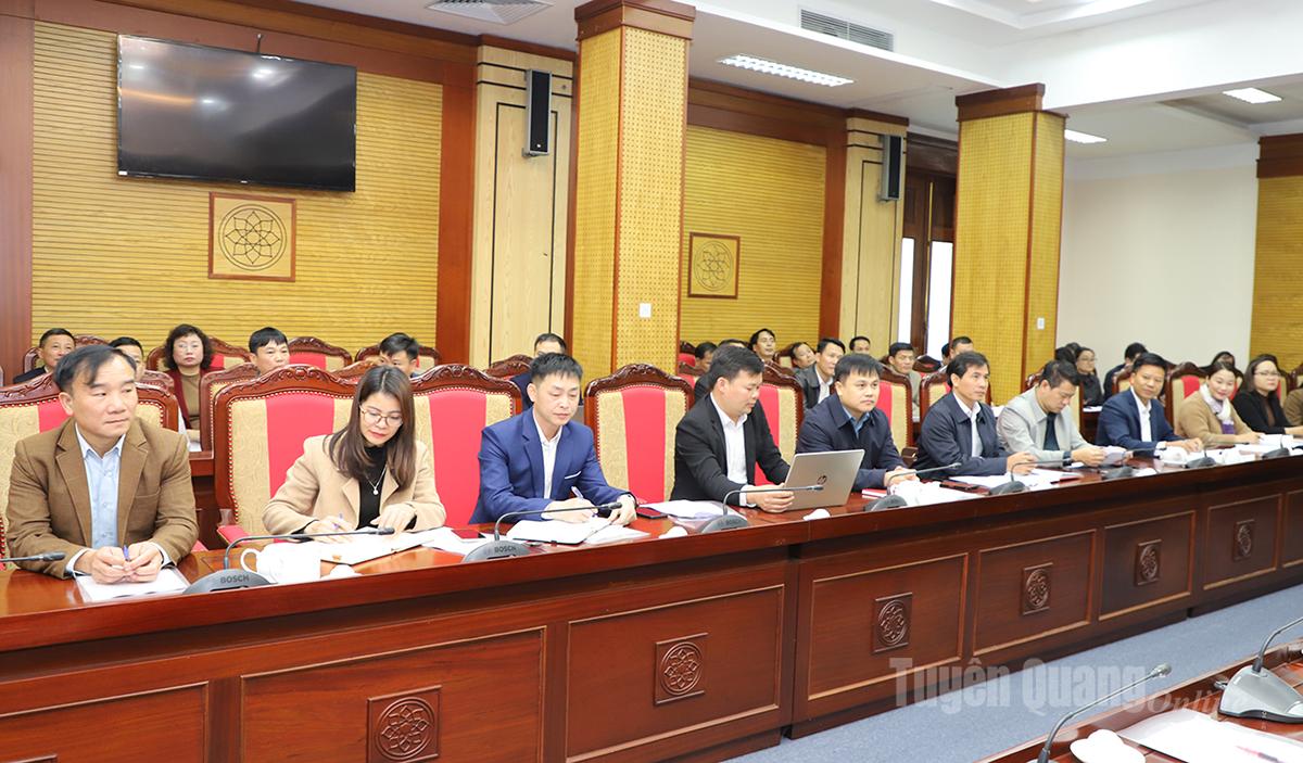 ผู้แทนเข้าร่วมการประชุม ณ สะพานจังหวัดเตวียนกวาง