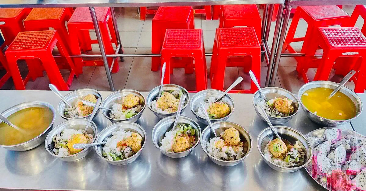 Phụ huynh nói bữa ăn bán trú 'không xứng tiền', trường phản hồi