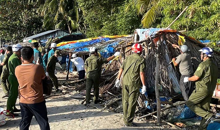 UBND đặc khu Kiên Hải tuyên truyền, hỗ trợ người dân tháo dỡ nhà, chòi tạm lấn chiếm đất nhà nước quản lý