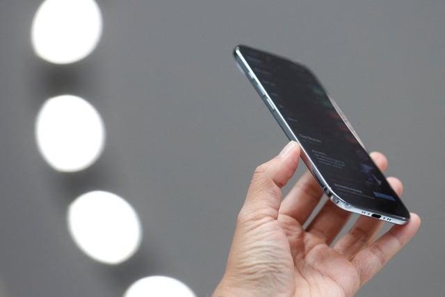 Pin điện thoại có thể được làm từ… rác thải - Ảnh 1.