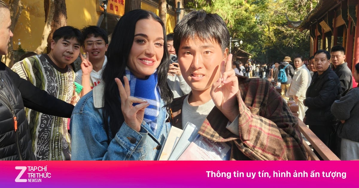 Ngôi chùa nổi tiếng Trung Quốc nơi Katy Perry đến thắp hương