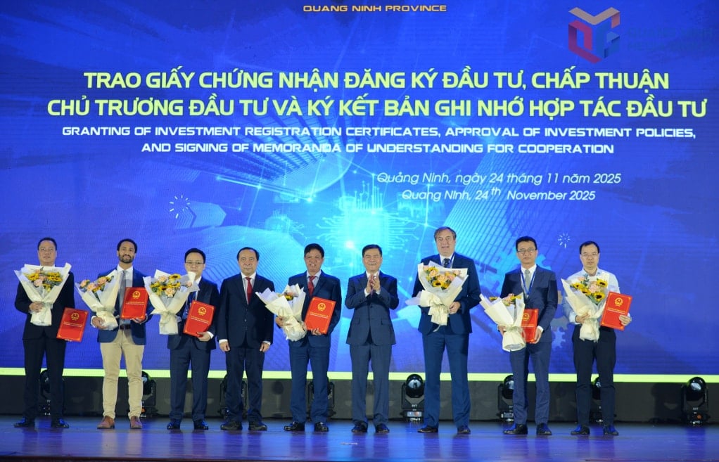 Remise de certificats à 7 projets.