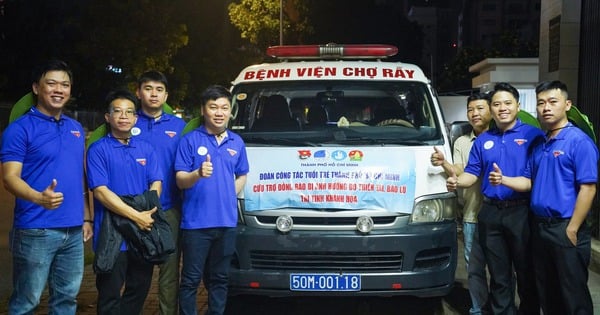 Bệnh viện Chợ Rẫy lên đường vào tâm lũ, hỗ trợ đồng bào miền Trung