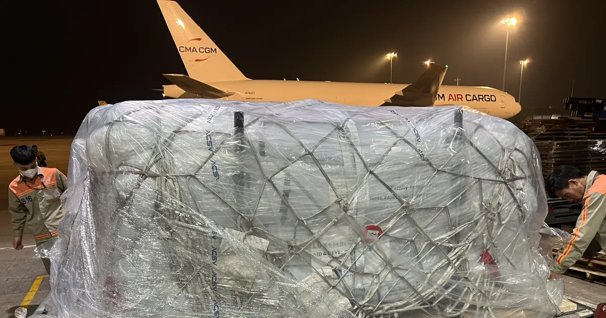 Lô hàng viện trợ của EU đến Hà Nội, chuẩn bị vận chuyển vào Đắk Lắk