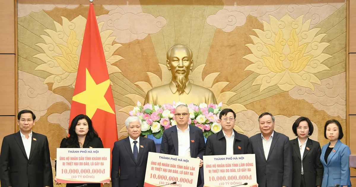 TP Hà Nội trao kinh phí hỗ trợ 3 tỉnh Đắk Lắk, Lâm Đồng và Khánh Hòa