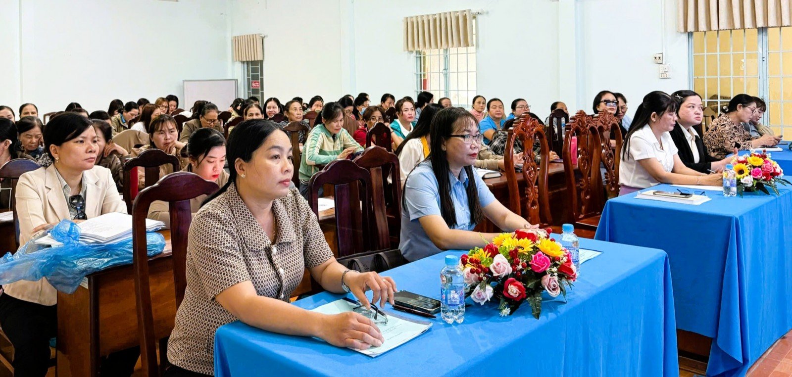 Odborné vzdělávání pro funkcionářky odborových svazů žen ve 3 obcích: Tan Hiep, Tan Hoi a Thanh Dong
