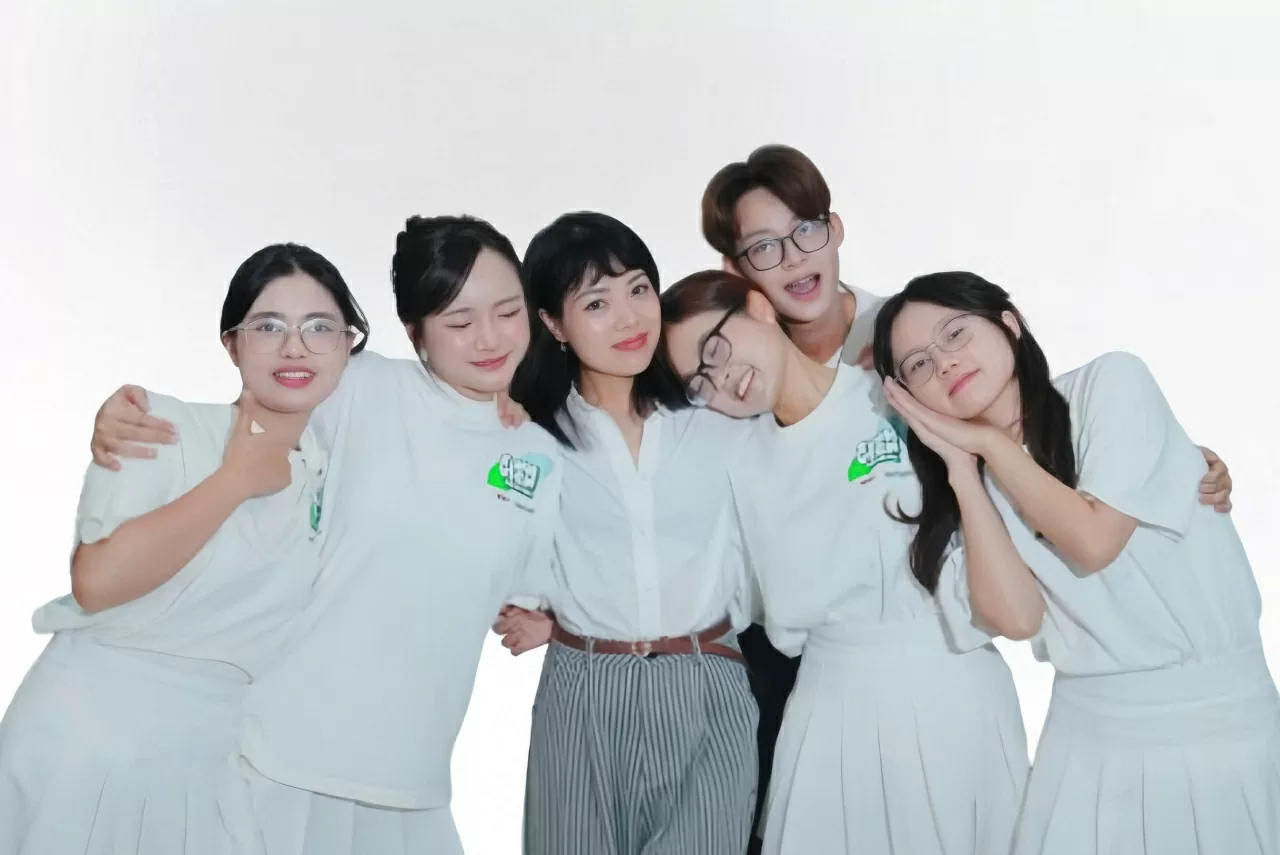 AwareNet: Λύση πρόληψης διαδικτυακής απάτης από φοιτητές Εξωτερικών Υποθέσεων AwareNet: Giải pháp phòng chống lừa đảo trực tuyến từ sinh viên Ngoại giao