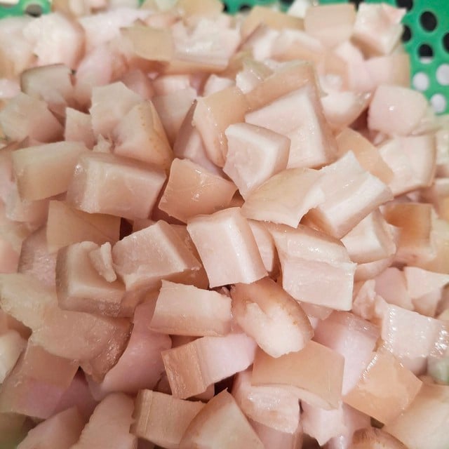 Món ngon ngày lạnh: Cách làm sạch để bì lợn không còn bị hôi và gợi ý 2 món ngon ấm bụng dễ làm - Ảnh 4.