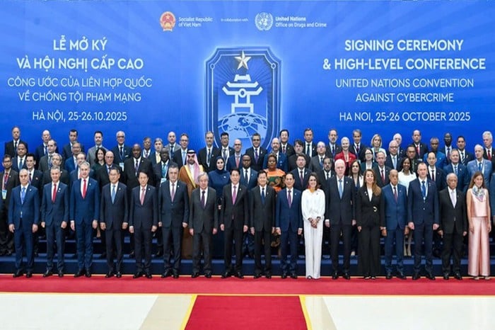 ການເຊື່ອມໂຍງຈຸດສຸມໃນການຄຸ້ມຄອງຄວາມປອດໄພທາງອິນເຕີເນັດ: ຄວາມຕ້ອງການອັນຮີບດ່ວນໃນສະພາບການເພີ່ມຂຶ້ນຂອງອາດຊະຍາກຳທາງອິນເຕີເນັດ - ຮູບ 1. Thống nhất đầu mối quản lý an ninh mạng: Yêu cầu cấp thiết trong bối cảnh tội phạm mạng gia tăng- Ảnh 1.