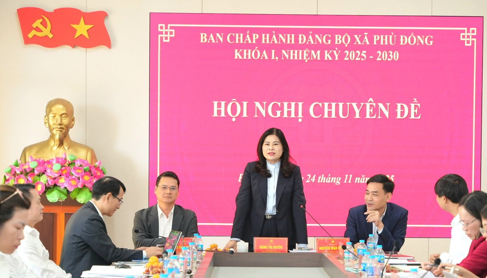 کمیته اجرایی حزب کمون فو دونگ ۴ برنامه کاری تمام وقت را تصویب کرد - عکس ۱. Ban Chấp hành Đảng bộ xã Phù Đổng thông qua 4 Chương trình công tác toàn khóa- Ảnh 1.