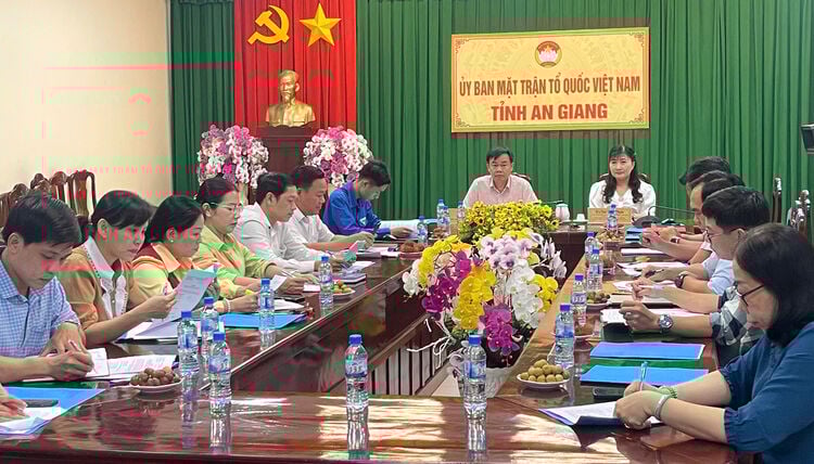 Triển khai hướng dẫn tổ chức, hoạt động ban thanh tra nhân dân và ban giám sát đầu tư của cộng đồng