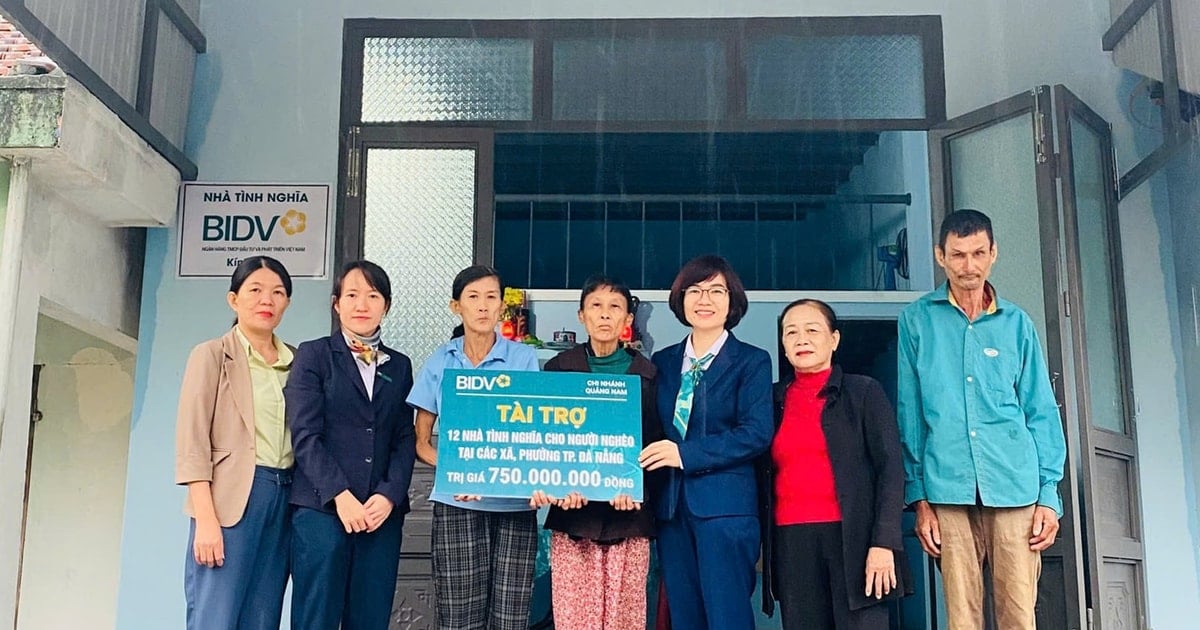 Bàn giao nhà tình nghĩa cho người dân xã Chiên Đàn
