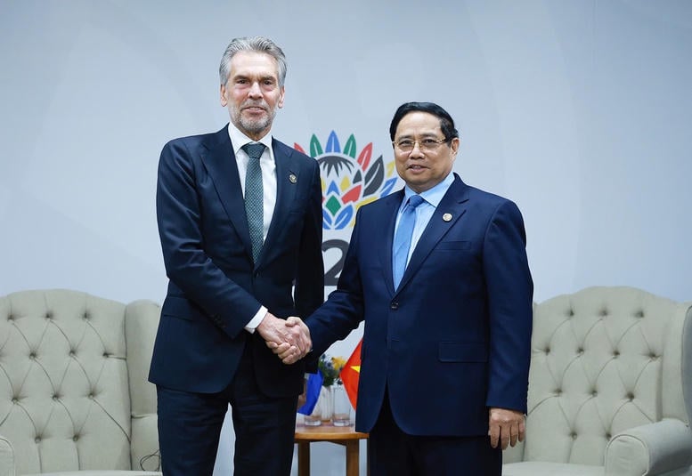 نخست وزیر فام مین چین با نخست وزیر هلند دیک شوف دیدار کرد - عکس: VGP/Nhat Bac