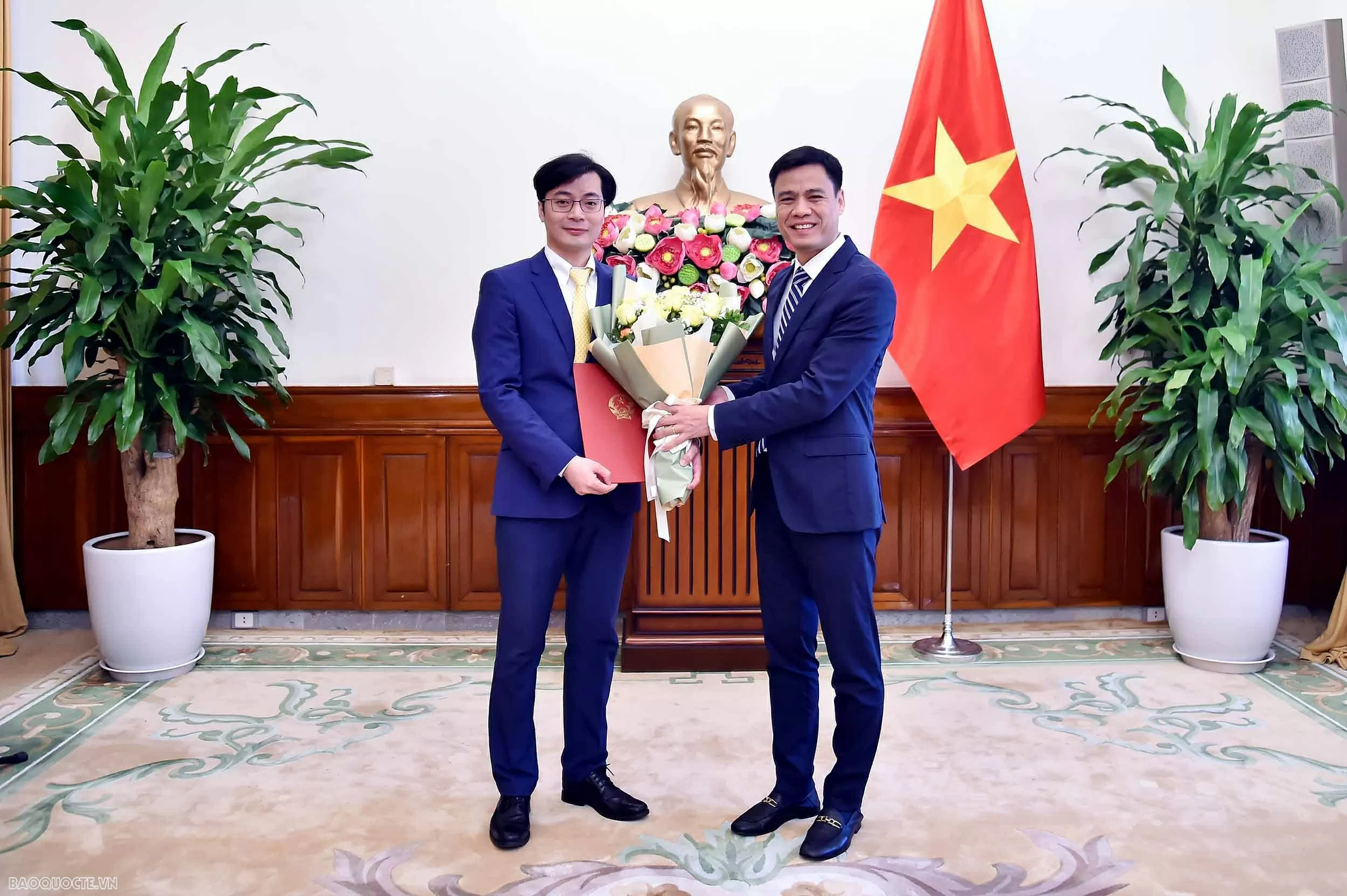 Bộ Ngoại giao trao quyết định bổ nhiệm cán bộ lãnh đạo, quản lý