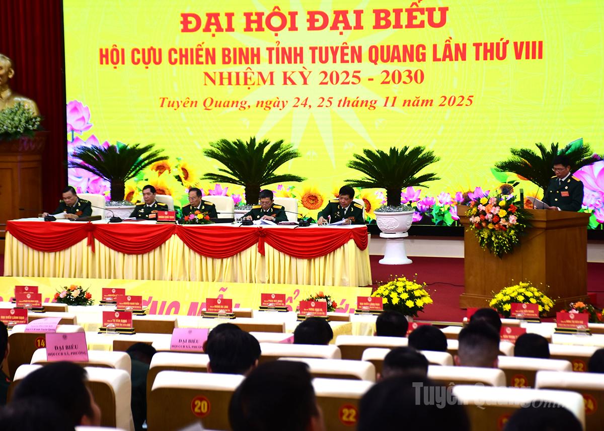 Den første arbeidsdagen av den 8. provinsielle veteranforeningens kongress, semester 2025–2030.