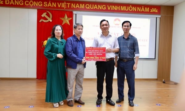 Phường Hồng Gai: Tiếp nhận hơn 1,4 tỷ đồng kinh phí và hiện vật ủng hộ đồng bào vùng lũ lụt