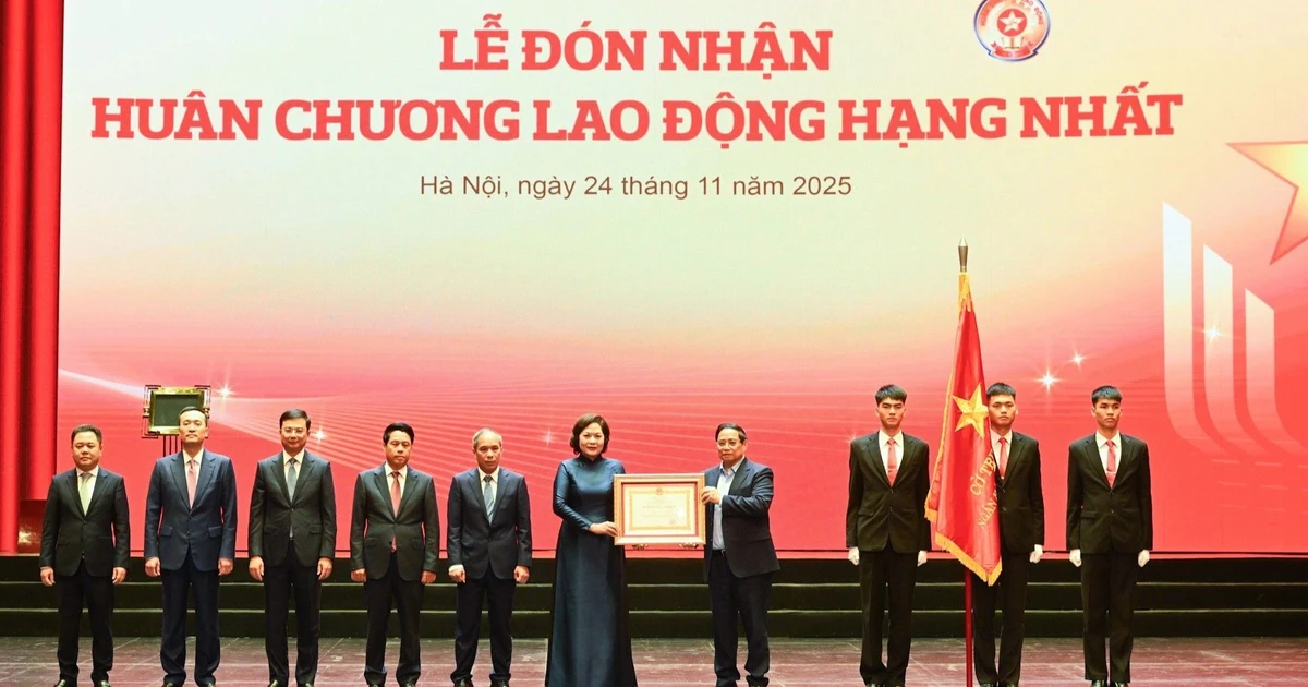 [Ảnh] Thủ tướng Phạm Minh Chính dự Đại hội thi đua yêu nước ngành Ngân hàng