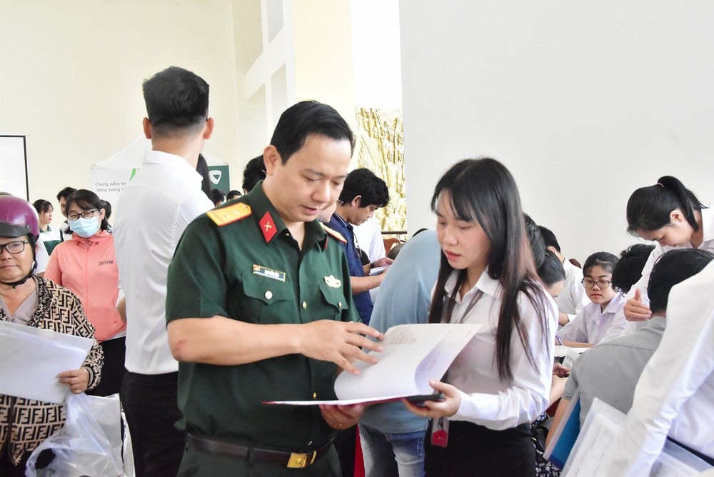 Triển khai hướng dẫn chuyển đổi từ hộ khoán thuế sang hộ nộp thuế kê khai