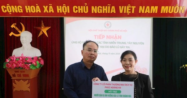 Tiếp nhận ủng hộ đồng bào miền Trung và Tây Nguyên qua Hội Chữ thập đỏ Hà Nội