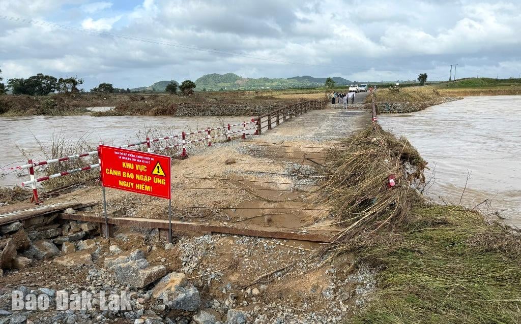 Komitet Ludowy Komuny Ea O nakazał ustawienie znaków ostrzegawczych przy moście C 10.