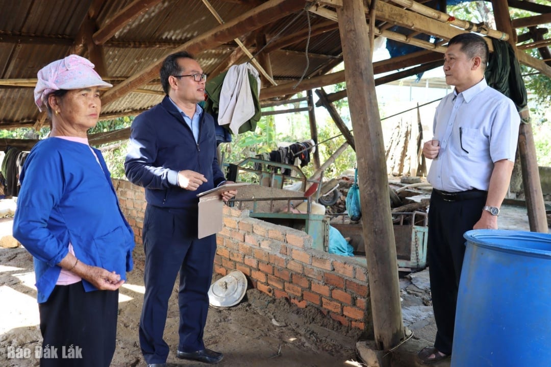 Sở Y tế kiểm tra công tác phòng, chống dịch và vệ sinh môi trường tại xã Dray Bhăng, Đắk Liêng