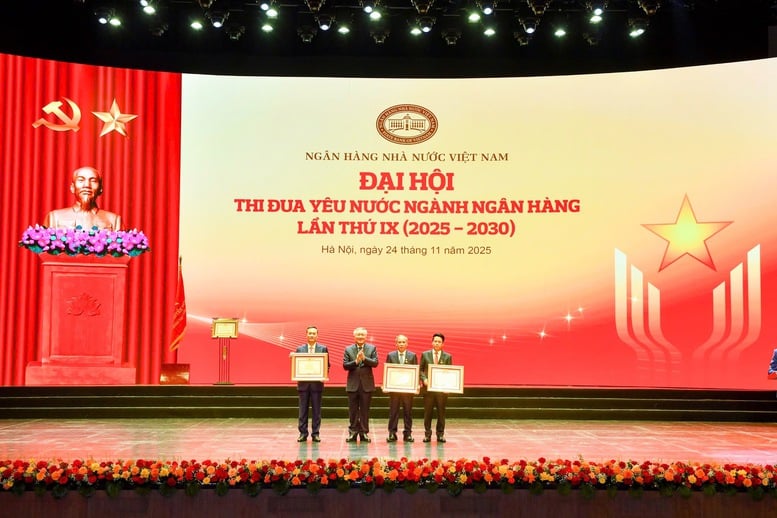 NHNN đón nhận Huân chương lao động hạng Nhất- Ảnh 3.