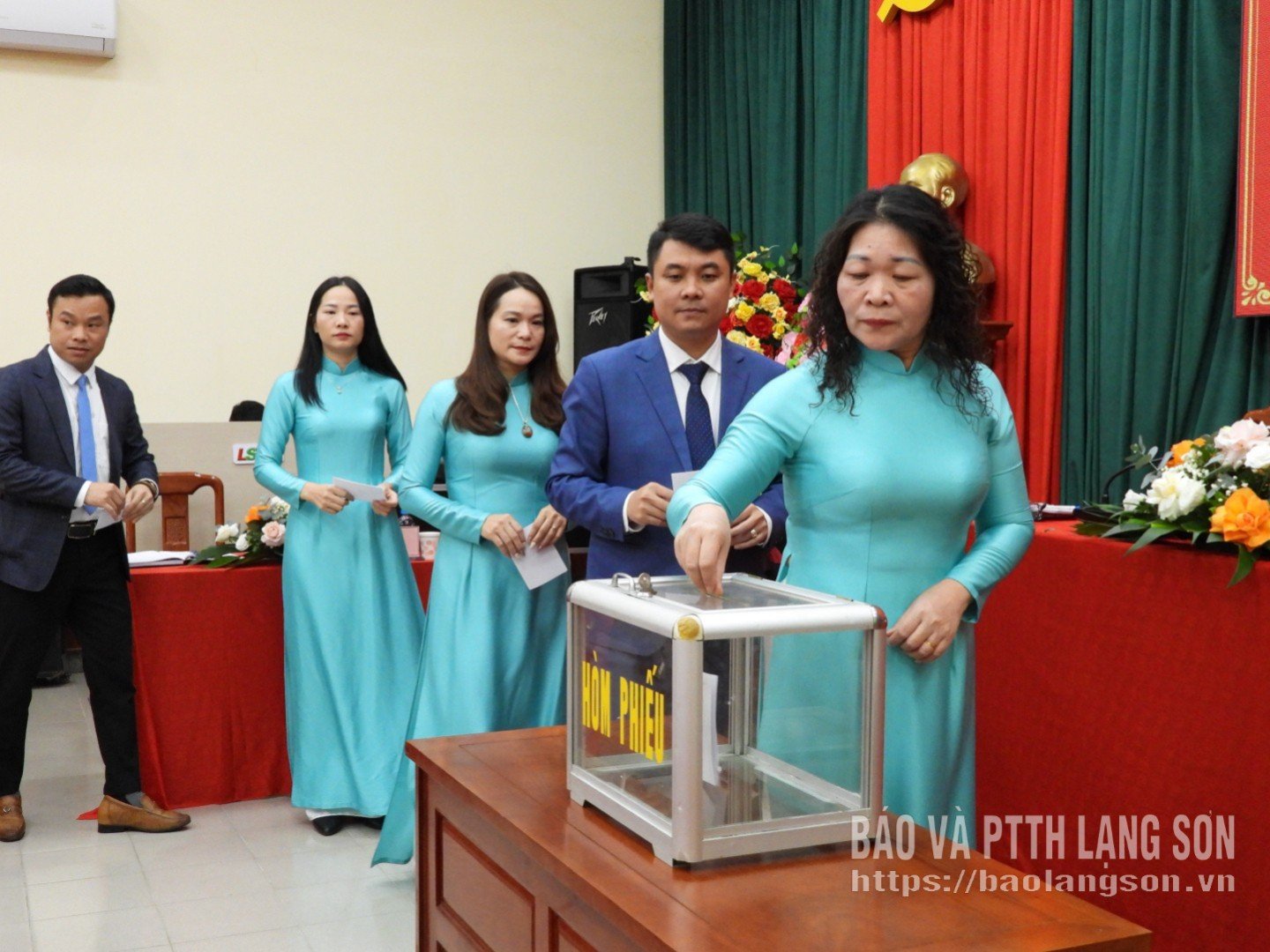 Kamrater i presidiet deltog i omröstningen för att välja den nya verkställande kommittén för mandatperioden 2025-2030.