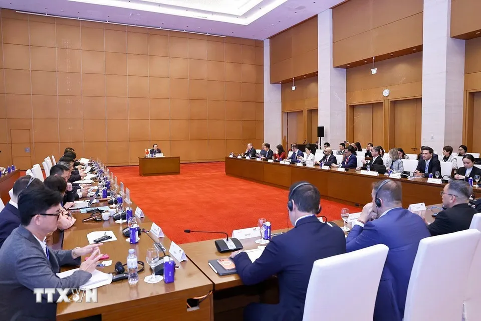 Chủ tịch Quốc hội làm việc với Đoàn doanh nghiệp Hội đồng Kinh doanh Châu Âu-ASEAN - Ảnh 3.