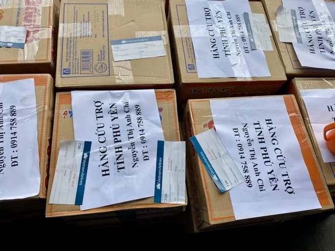 Hàng không Việt 'chia lửa' với hàng nghìn khách mắc kẹt vì mưa lũ lịch sử miền Trung - Ảnh 3.