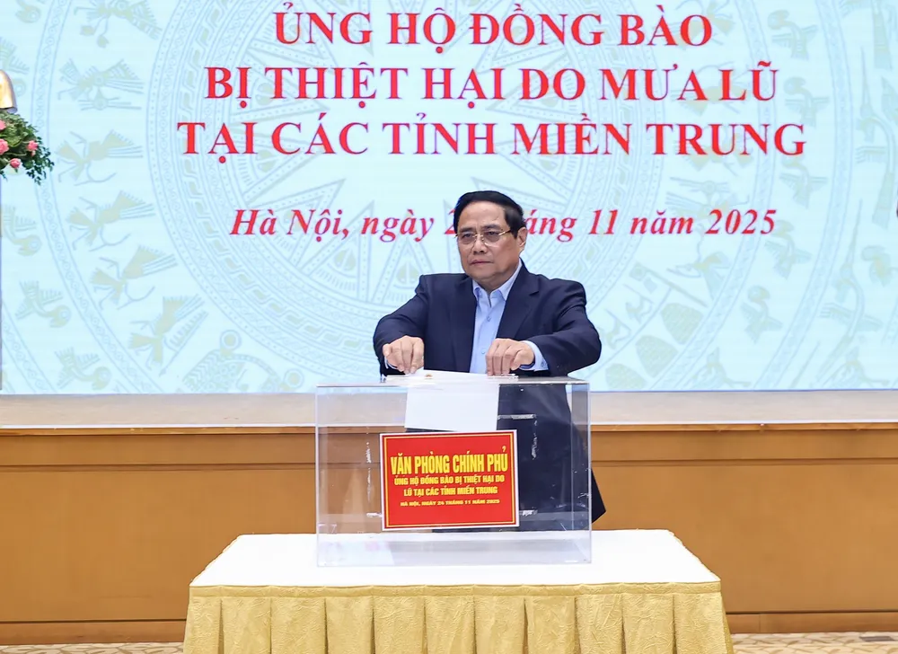 Thủ tướng Phạm Minh Chính ủng hộ đồng bào vùng lũ