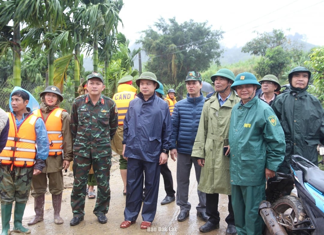 Chủ động khắc phục, ổn định đời sống người dân khu vực phía Tây Đắk Lắk