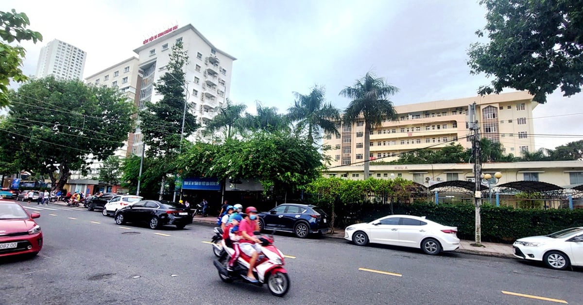 Khám bệnh, phát thuốc miễn phí cho dân vùng lũ tại Diên An, Diên Điền ngày 25-11