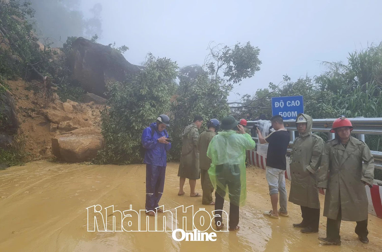 UBND tỉnh Khánh Hòa đề nghị hỗ trợ phá đá bằng phương pháp nổ mìn trên tuyến Quốc lộ 27C