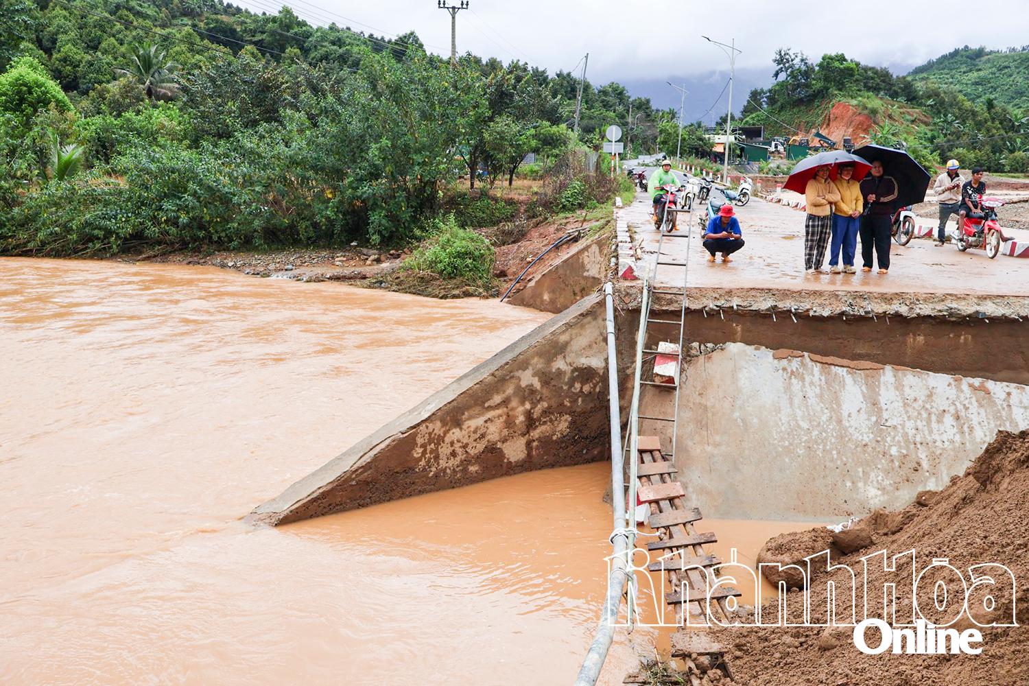 Các xã khu vực Khánh Sơn: Cảnh báo nguy cơ sạt lở