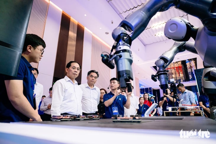 Phó thủ tướng Bùi Thanh Sơn kiểm tra công tác chuẩn bị cuối cho Diễn đàn Kinh tế mùa thu - Ảnh 4.