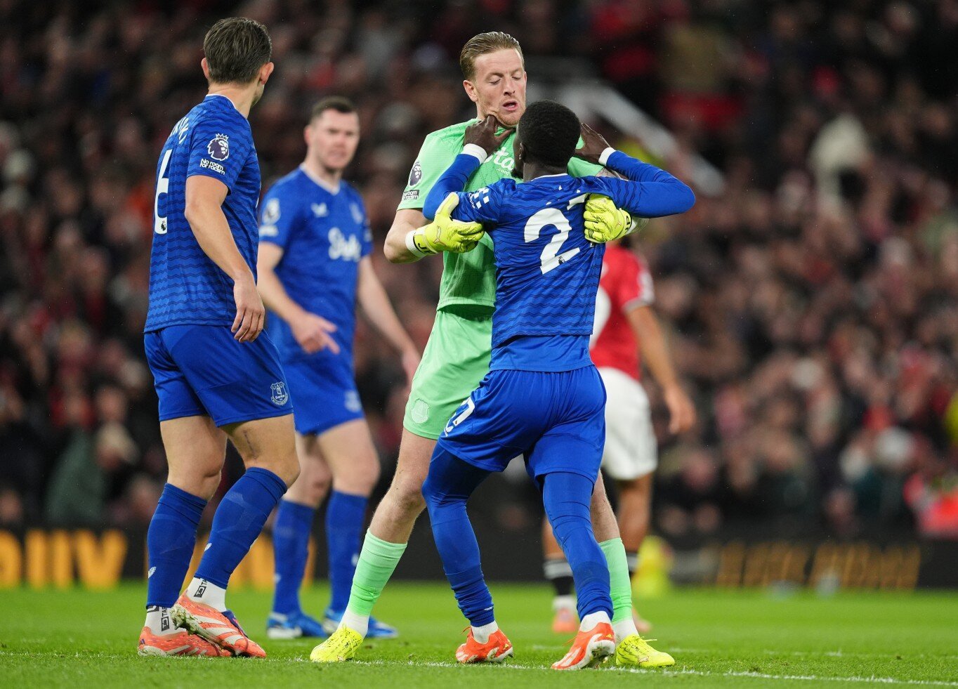 www_thesun_co_uk SOCCER Man Utd 20200991jpg JS1040842041 (2).jpg