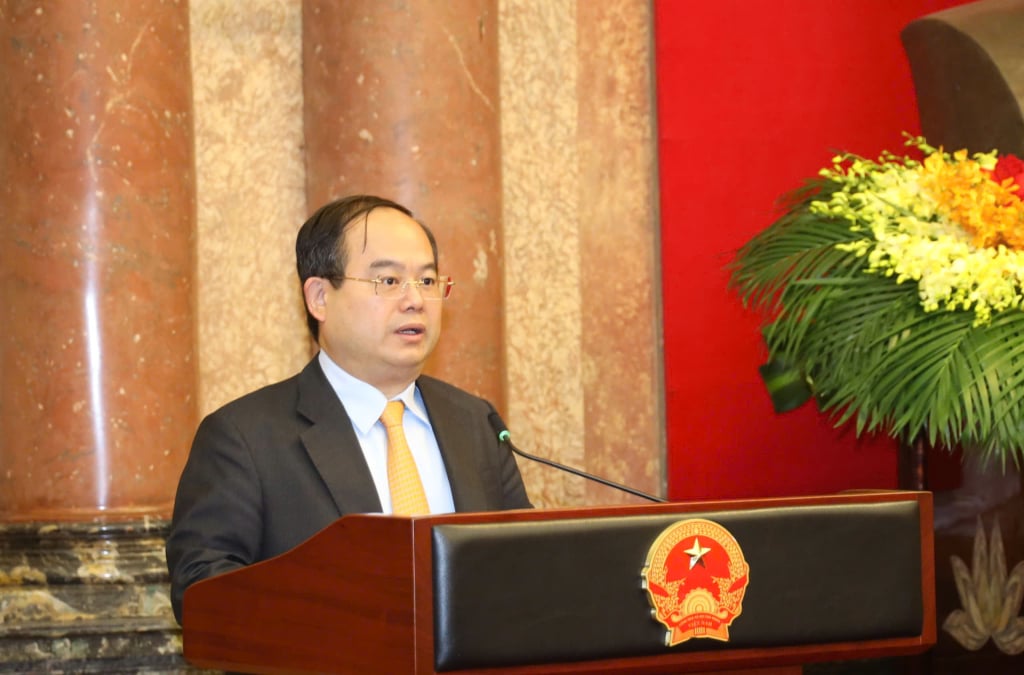 Provinspartiets sekreterare Quan Minh Cuong talade vid mötet.