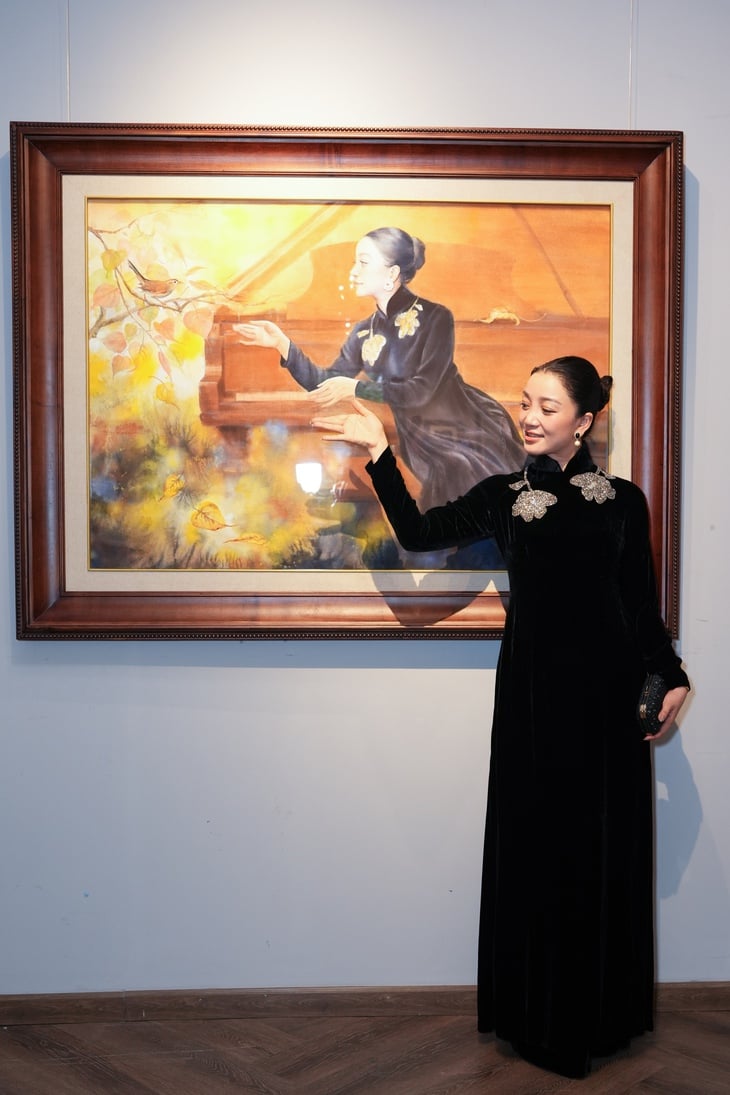 Nhạc sĩ Nguyễn Văn Chung lần đầu làm mẫu tranh, nói chẳng có nghề gì dễ dàng - Ảnh 4.