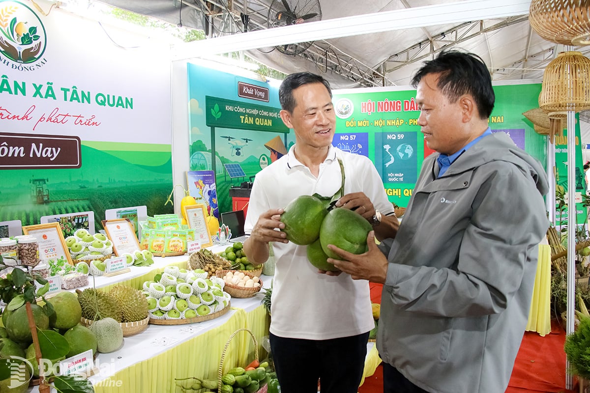 Tan Quan kommuns monter deltog i marknadsföringen och introduktionen av produkter på Dong Nai Agricultural Achievements Exhibition i oktober 2025.