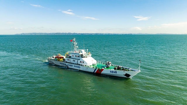 Cảnh sát biển Việt Nam nhận tàu tuần tra cao tốc CSB 4040- Ảnh 1.