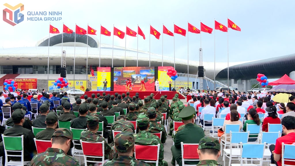 La provincia de Quang Ninh respondió enérgicamente al Día de la Ley de Vietnam 2025.